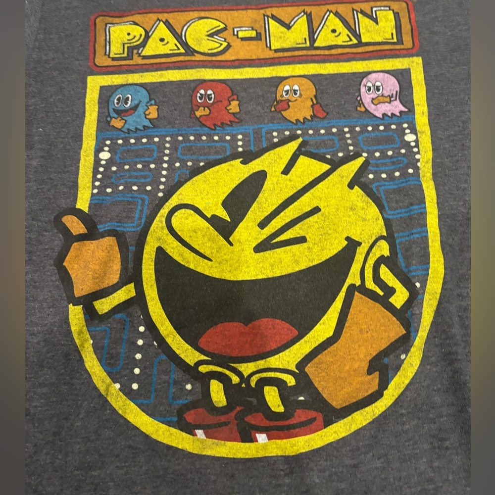 Pac-Man Graphic T-Shirt size large retro Y2K gamer shirt